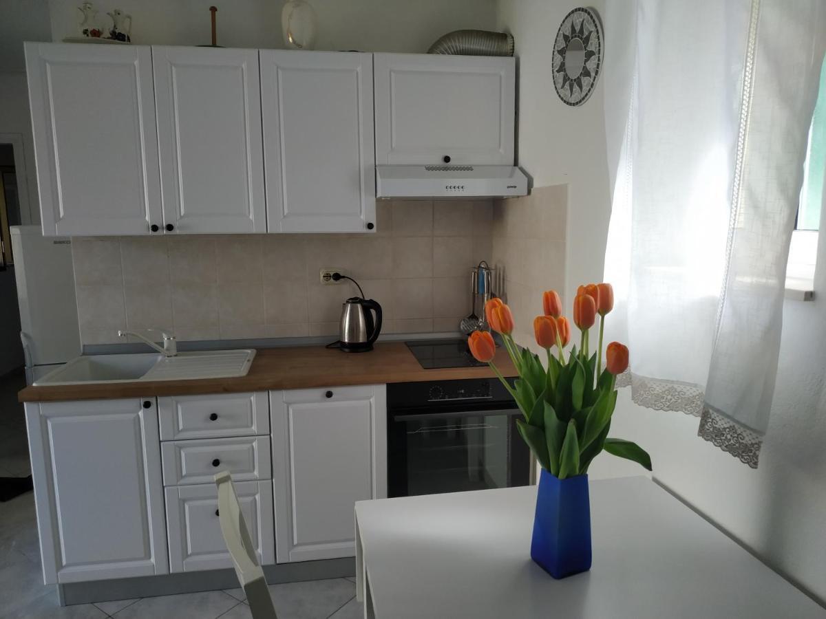 Apartment Zdenka Велі-Лошинь Екстер'єр фото