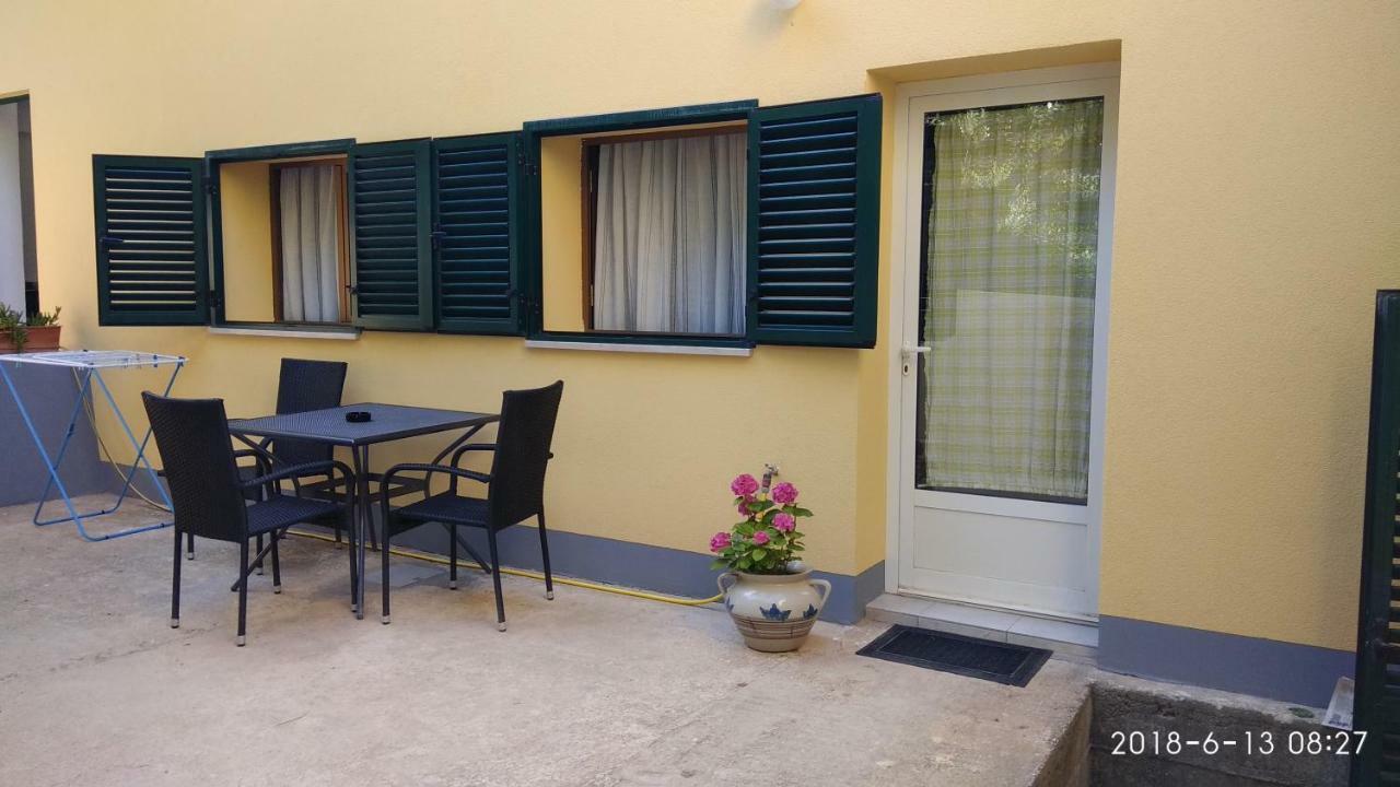 Apartment Zdenka Велі-Лошинь Екстер'єр фото