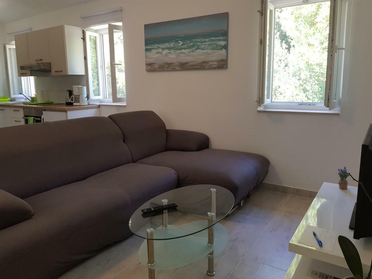 Apartment Zdenka Велі-Лошинь Екстер'єр фото